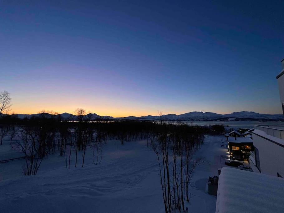 Ny Leilighet I Nytt Bygg I Naturskjonne Omgivelser! Tromsø Exterior foto